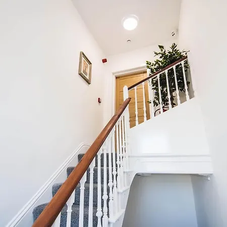 4 - The Crescent