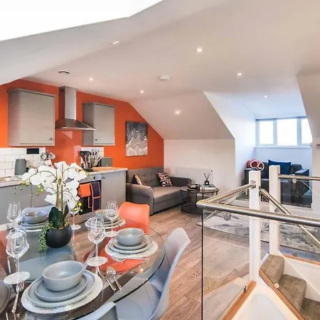 4 - The Crescent * 요크